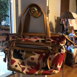 Fossil purse, gently used. Smoke free.